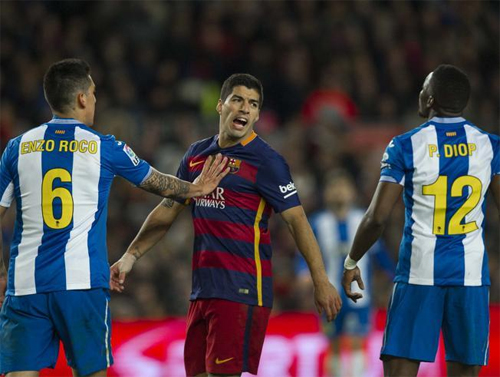 Suarez (giữa) có phong độ ghi bàn rất cao cho Barca trong năm 2015. Ảnh: Reuters