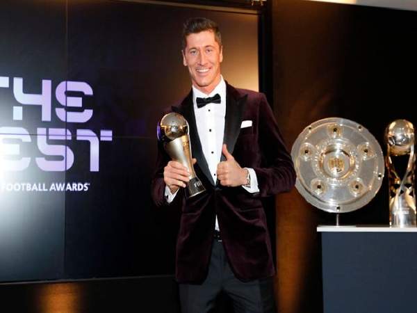 Robert Lewandowski đã giành danh hiệu Cầu thủ xuất sắc nhất FIFA 2020 tại Lễ trao giải  FIFA xuất sắc nhất được tổ chức tại Munich, Đức vào ngày 17/12/2020.