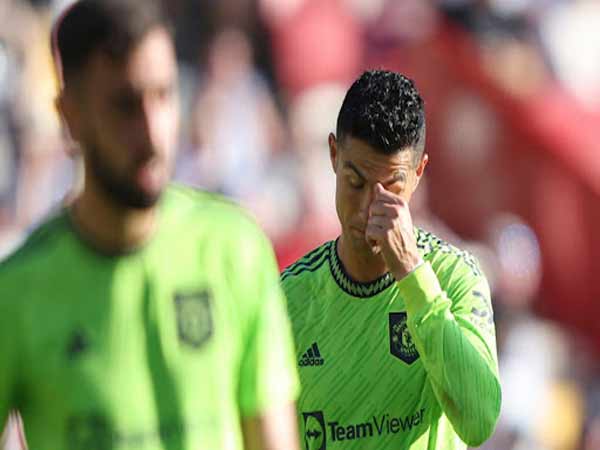 Ronaldo và phản ứng tệ với ban huấn luyện MU