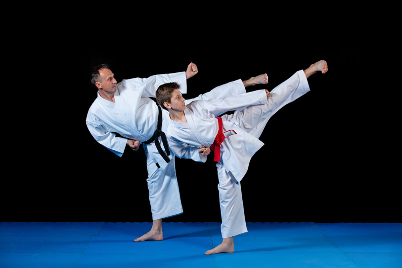 Karate hay Taekwondo: Con trai nên học môn võ nào?